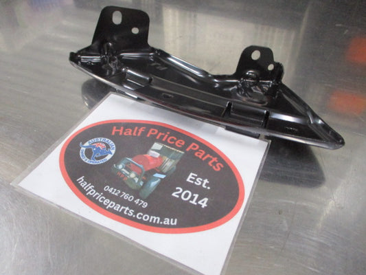 Hyundai Tucson Genuine Left Hand Front Upper Side Bumper Bracket New Part