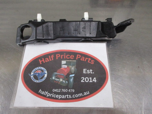 Hyundai Elantra Genuine Right Hand Front Side Bumper Bracket New Part