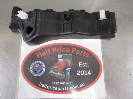 Hyundai Santa Fe Genuine Right Hand Side Front Bumper Bracket New Part