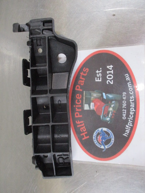 Hyundai Santa Fe Genuine Right Hand Side Front Bumper Bracket New Part