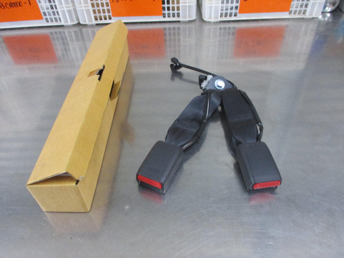 Holden RG Colorado Genuine 2ND Row Center Seat Buckles New Part