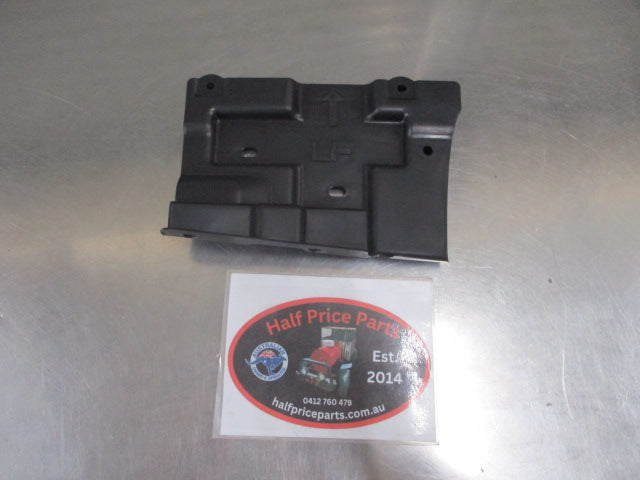 Hyundai Santa Fe Genuine Left Hand Lower Rear Bumper Mount Bracket New Part