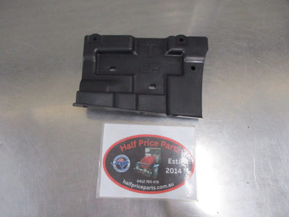 Hyundai Santa Fe Genuine Left Hand Lower Rear Bumper Mount Bracket New Part