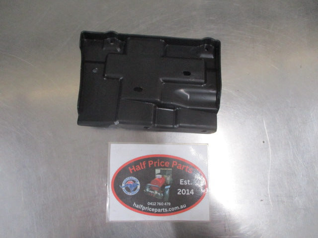 Hyundai Santa Fe Genuine Left Hand Lower Rear Bumper Mount Bracket New Part