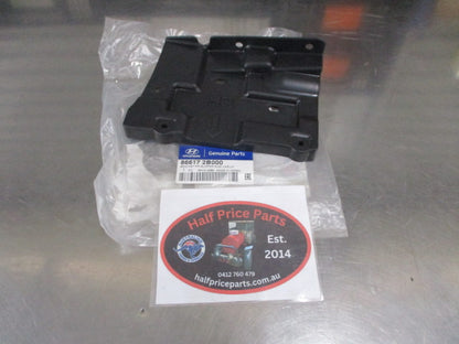 Hyundai Santa Fe Genuine Left Hand Lower Rear Bumper Mount Bracket New Part