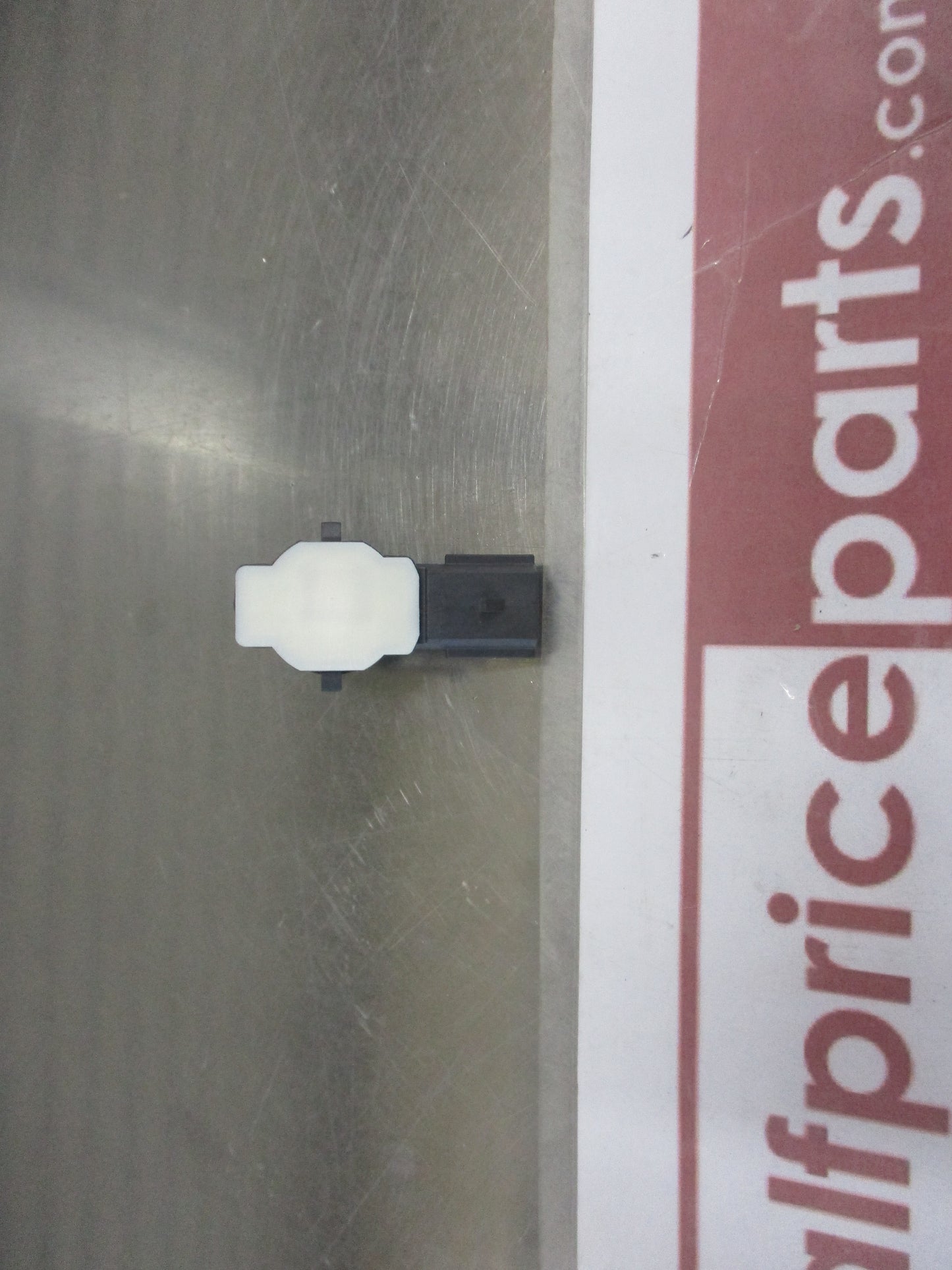 Holden Colorado7/Trailblazer Genuine Park Assist Alarm Sensor (SBLADE SILVER) New Part