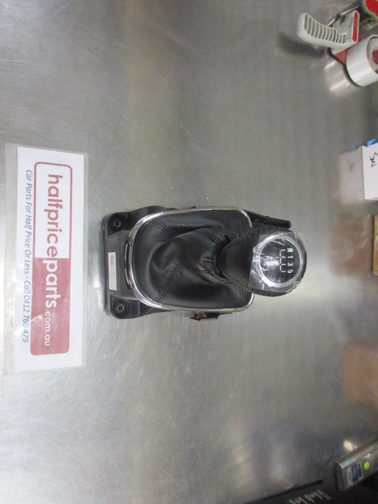 Holden JH Cruze Genuine 5 Speed Manual Gear Shifter Assembly New Part