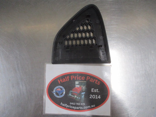 Holden Captiva CG/Captiva 7 Genuine Right Hand Front Guard Trim New Part