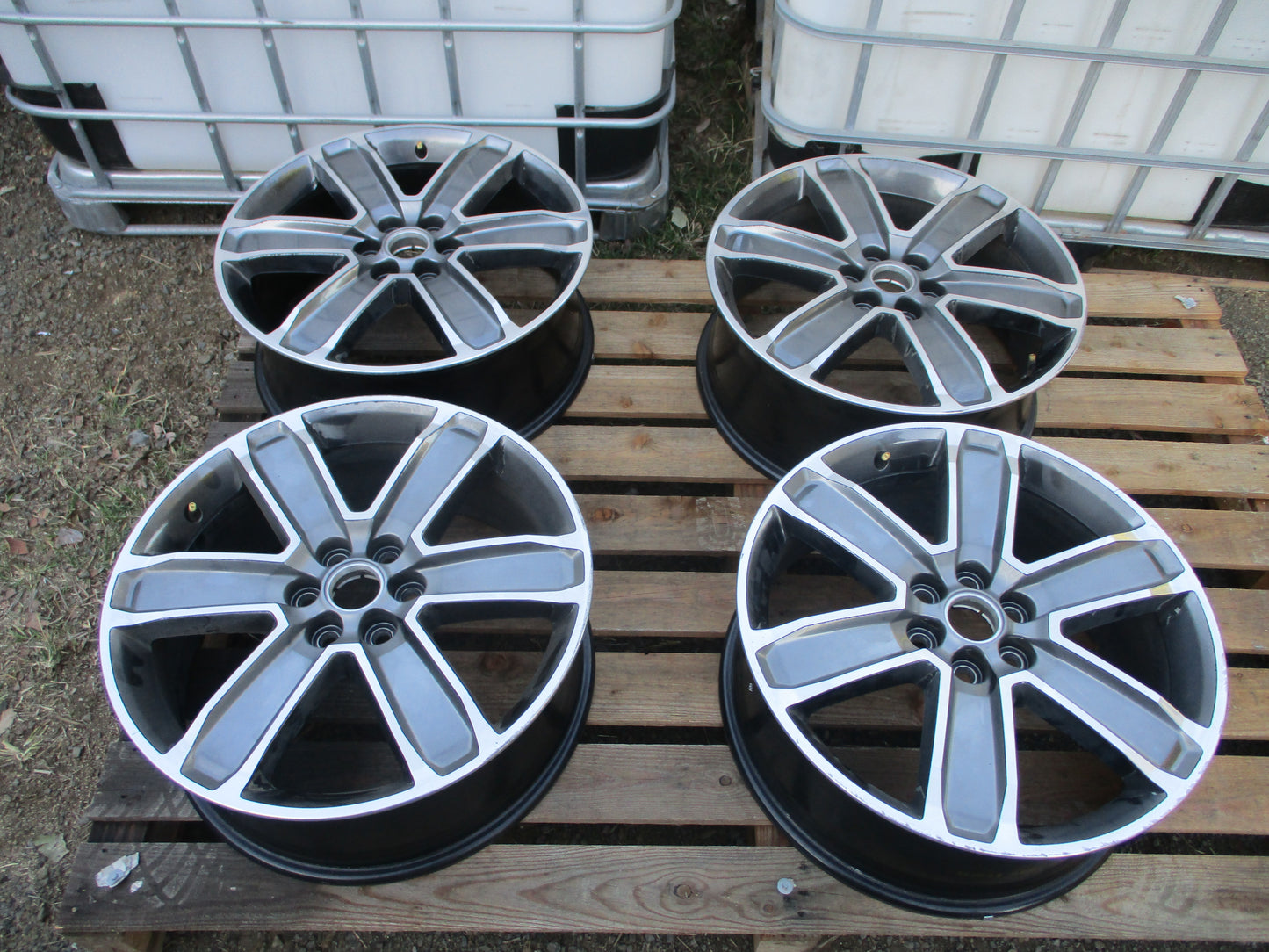 Holden Acadia Genuine Alloy Wheel 20x8J Set Of 4 Used Part