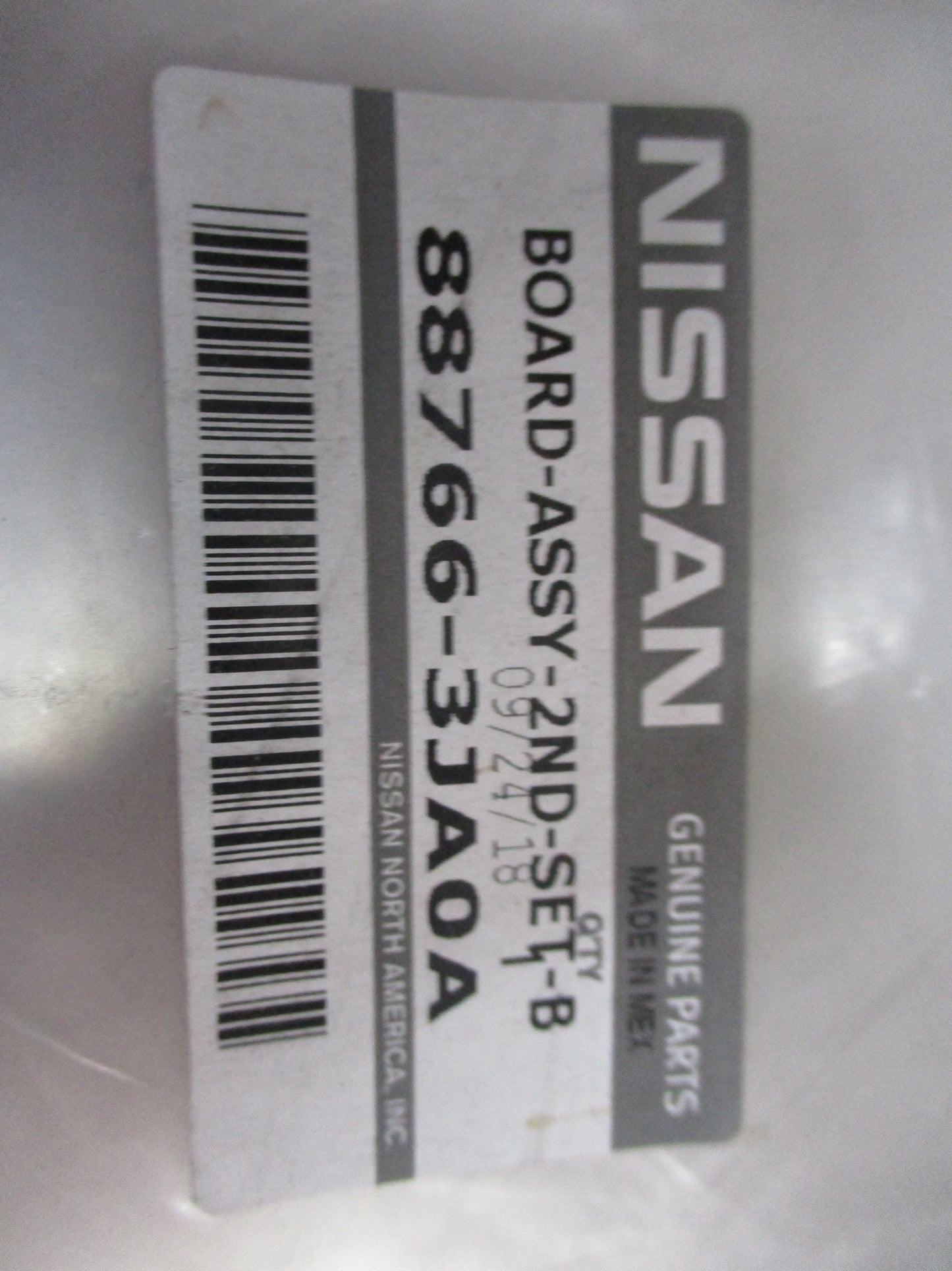 Nissan Pathfinder Genuine 2ND Row Seat Back Board Assembly New Part