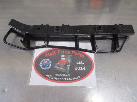 Hyundai i30 Genuine Right Hand Rear Bumper Bar Bracket New Part