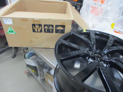 Holden VE-VF HSV SSV Red Line  Commodore Genuine 20x9 Alloy Rim Rear New Part