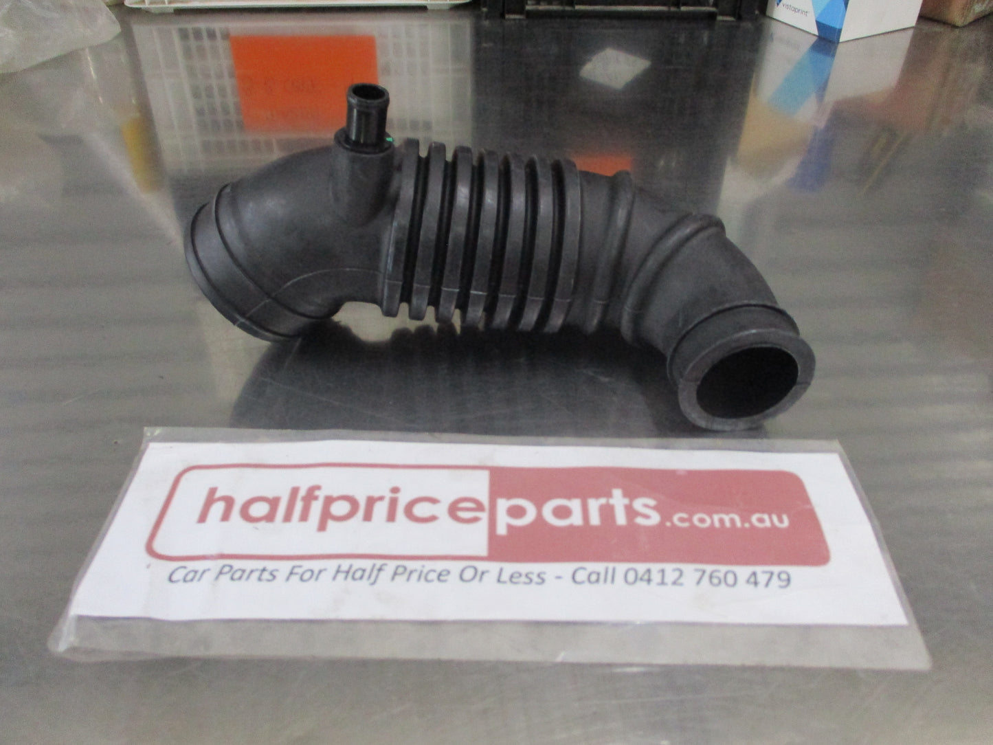 Mazda B2200/B2500/B2600/B2900/BT-50 Genuine Air Cleaner To T/C Duct Pipe New Part