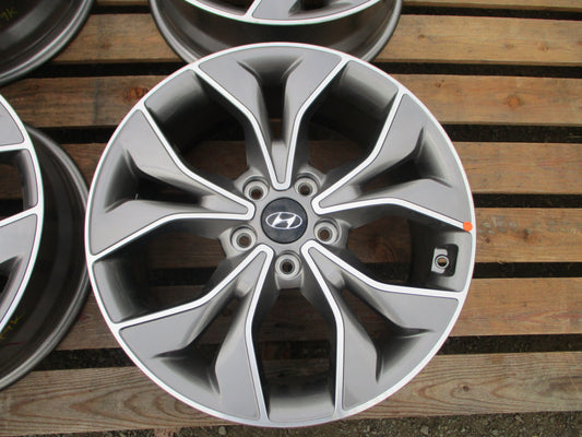 Hyundai Elantra Genuine Set of 4 Alloy Wheels 18-H2X7.5-J With Centre Caps Used Part VGC