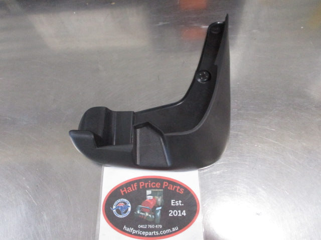 Hyundai Santa Fe Genuine Right Hand Front Mud Flap New Part