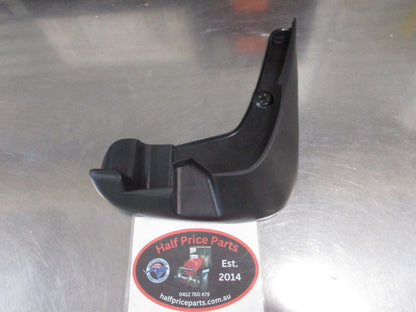 Hyundai Santa Fe Genuine Right Hand Front Mud Flap New Part