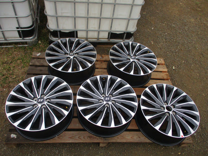 Hyundai Palisade Face Lift Genuine Set 5 Alloy Wheels 4 With Center Caps Used Part VGC