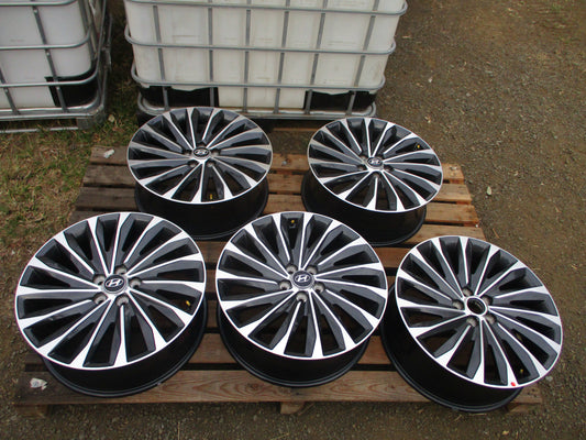 Hyundai Palisade Face Lift Genuine Set 5 Alloy Wheels 4 With Center Caps Used Part VGC