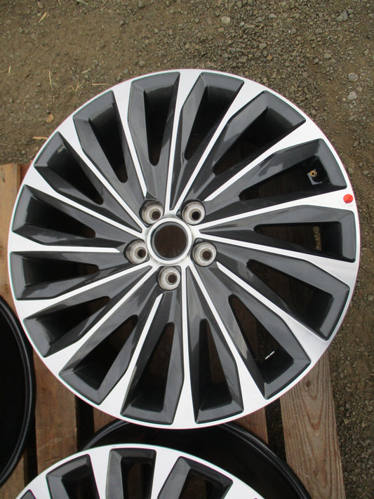 Hyundai Palisade Face Lift Genuine Set 5 Alloy Wheels 4 With Center Caps Used Part VGC