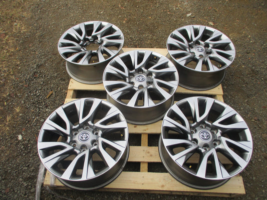 Toyota Hilux/Fortuner Genuine Set Of 5 Alloy Wheels With 4 C/Caps Used Part VGC