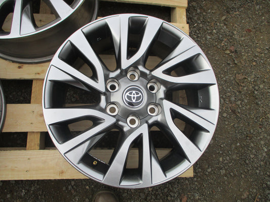 Toyota Hilux/Fortuner Genuine Set Of 5 Alloy Wheels With 4 C/Caps Used Part VGC