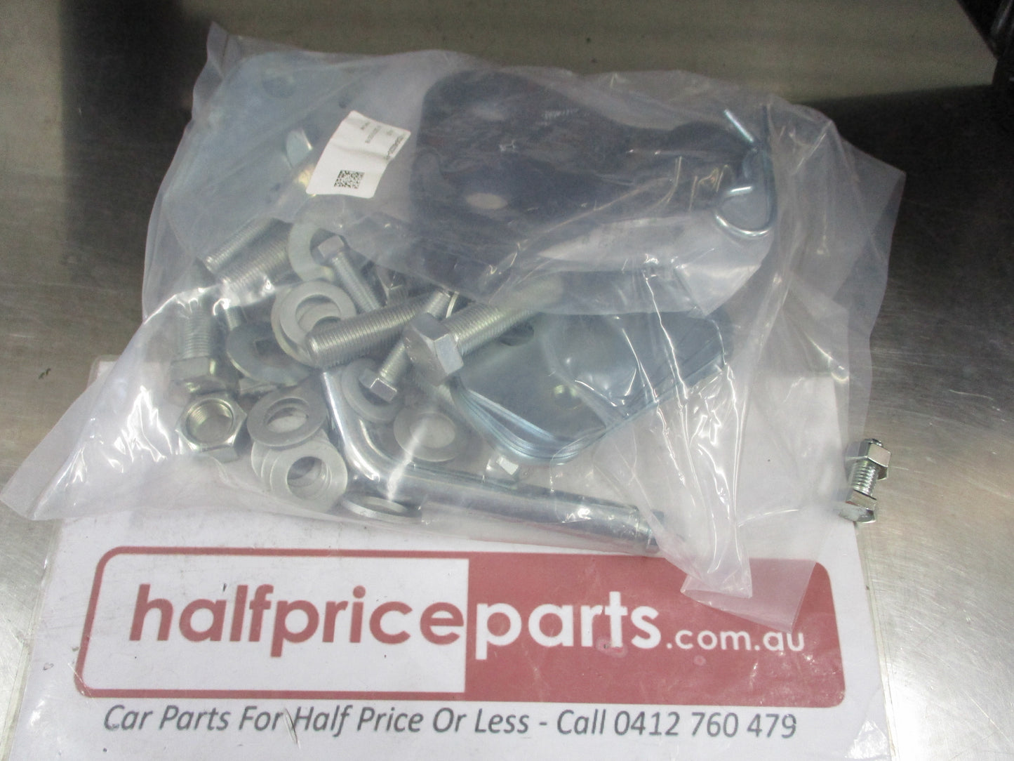 Toyota Lancruiser 70 Series Single Cab Only Tow Bar-Toung-Bolt Kit ONLY New Part