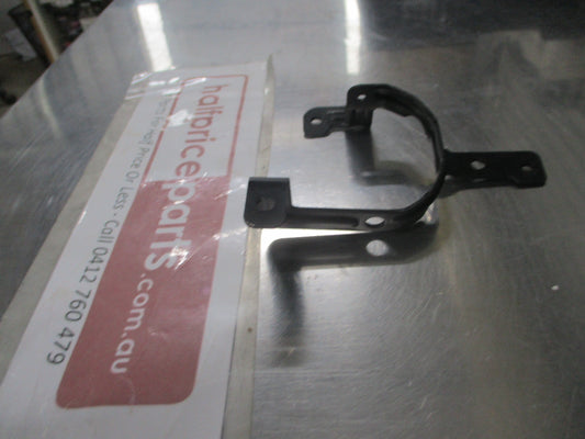 Kia Rio Genuine Front Drivers Side (Right Hand Side) Fog Light Bracket New Part.
