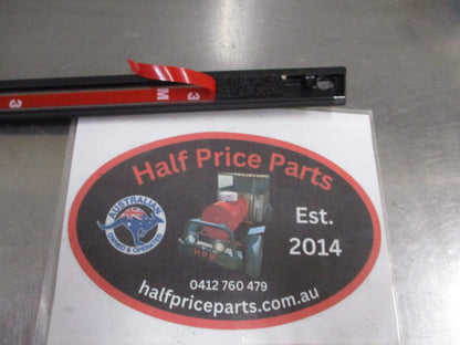 Hyundai Elantra Genuine Right Hand Rear Door Molding New Part
