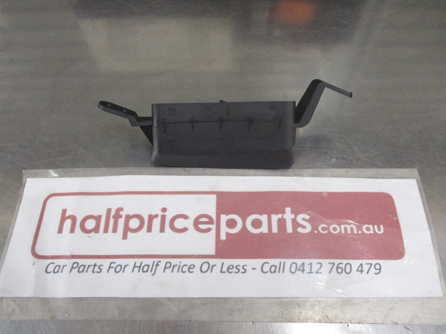 Kia Cerato Genuine Left Hand Defroster Nozzle Assembly New Part