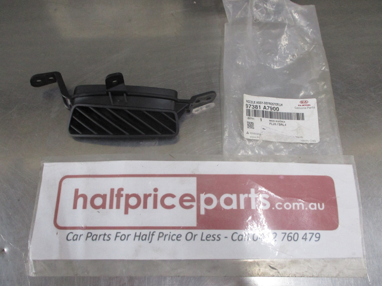 Kia Cerato Genuine Left Hand Defroster Nozzle Assembly New Part