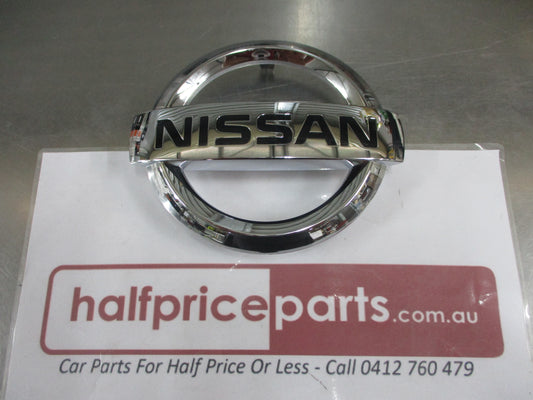 Nissan Navara NP300 D23 Genuine Front Grille Emblem New Part