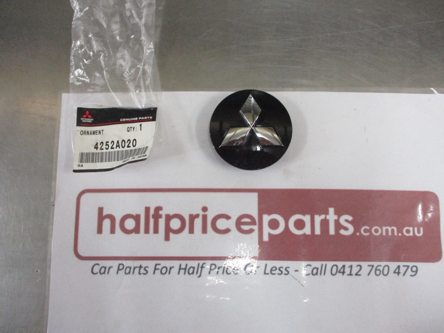 Mitsubishi Triton/Pajero/Lancer Genuine Cal Black Alloy Wheel Center Cap New Part