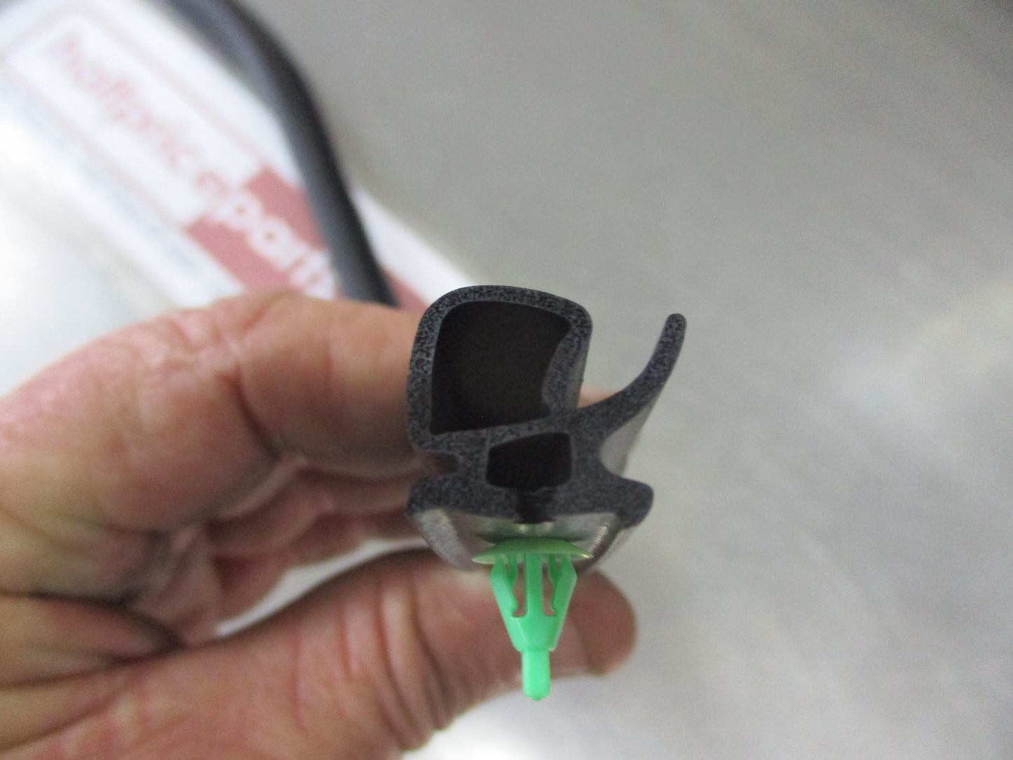 Holden VE Commodore Genuine Left Hand Front Door Lower Rocker Seal New Part