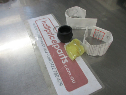 Suzuki Grand Vitara Genuine Dust Boot Seal New Part