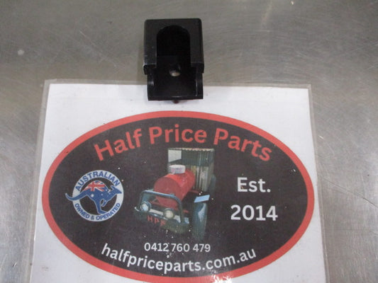 Hyundai Veloster Genuine Headlamp Retainer Clip New Part