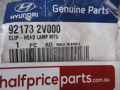 Hyundai Veloster Genuine Headlamp Retainer Clip New Part