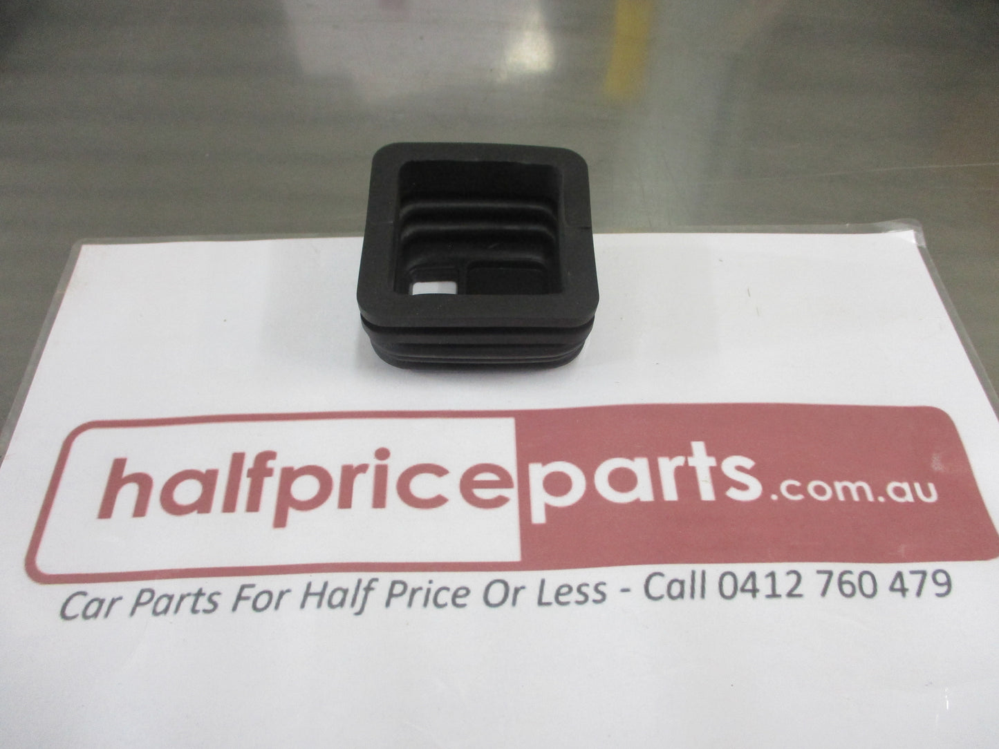 Mitsubishi Pajero/Triton Genuine Boot Clutch Release Fork Rubber New Part