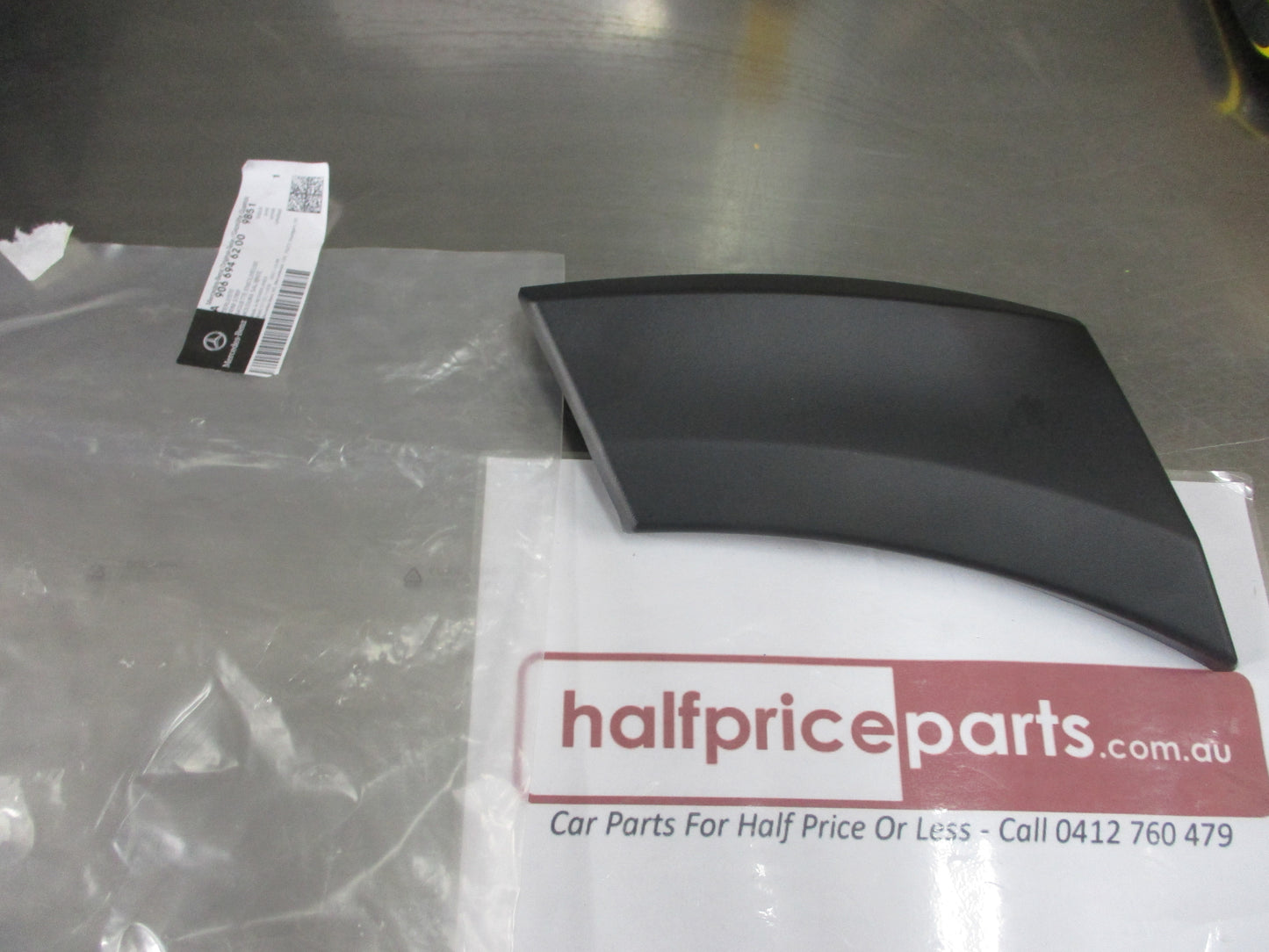 Mercedes Benz Sprinter 2500/3500 Genuine Passenger Side Front Guard New Part