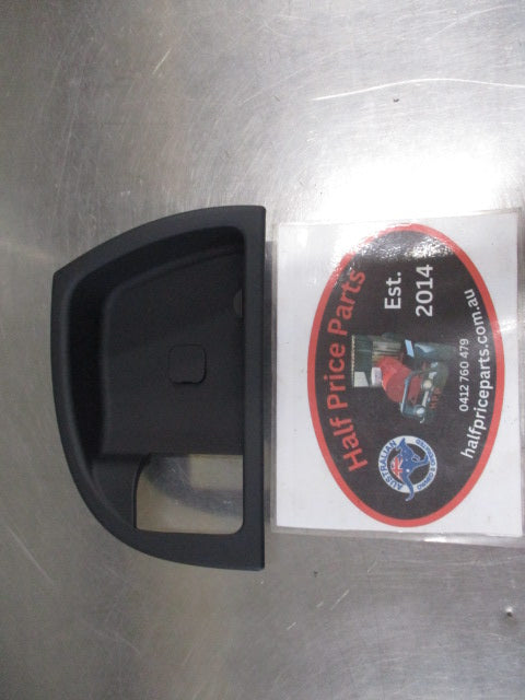 Hyundai Santa Fe Genuine Front Right Interior Door Handle Housing Trim New Part
