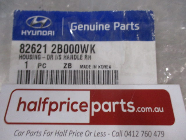 Hyundai Santa Fe Genuine Front Right Interior Door Handle Housing Trim New Part