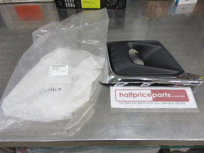 Holden CG Series II Captiva LTZ Genuine Drivers Side Front Fog Light Bezel New Part