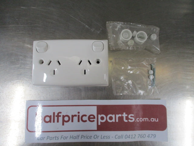 Clipsal 25mm Electrical Power Outlet and Mounting Box New Part