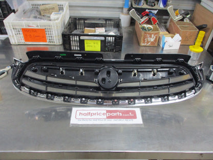 Holden C140 Captiva CG Series II Genuine Front Upper Grille With Emblem New Part