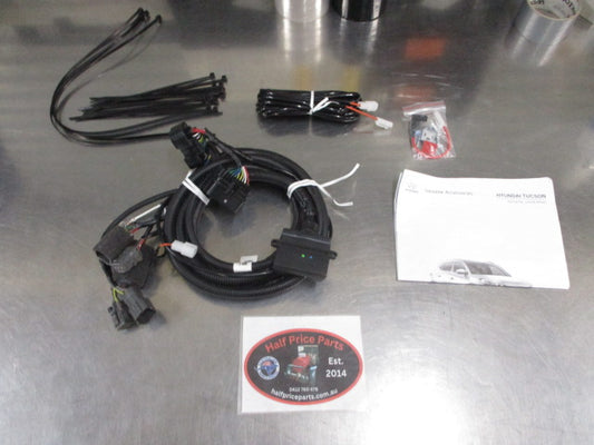 Hyundai Tucson Genuine Trailer Wiring Harness (7 Pin Flat Plug) New Part