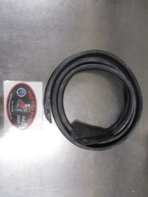 Hyundai Elantra Genuine Left Hand Door Weather Strip Rubber New Part