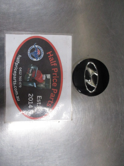 Hyundai Santa Fe Genuine Chrome And Black Alloy Wheel Center Cap New Part