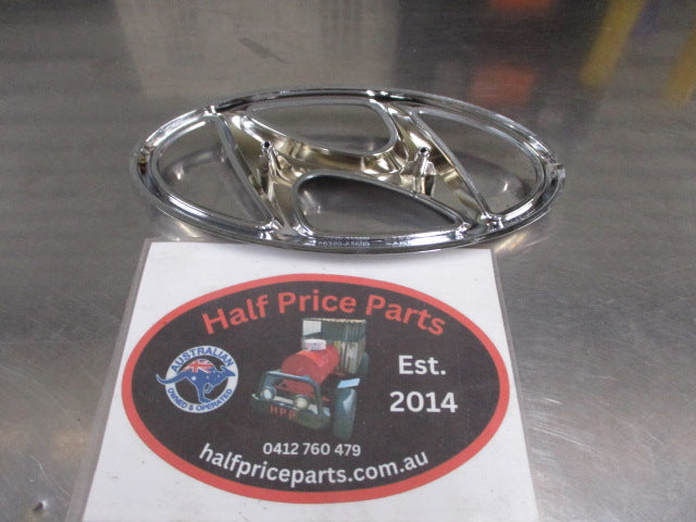Hyundai Elantra Genuine Front Chrome Grille Emblem New Part