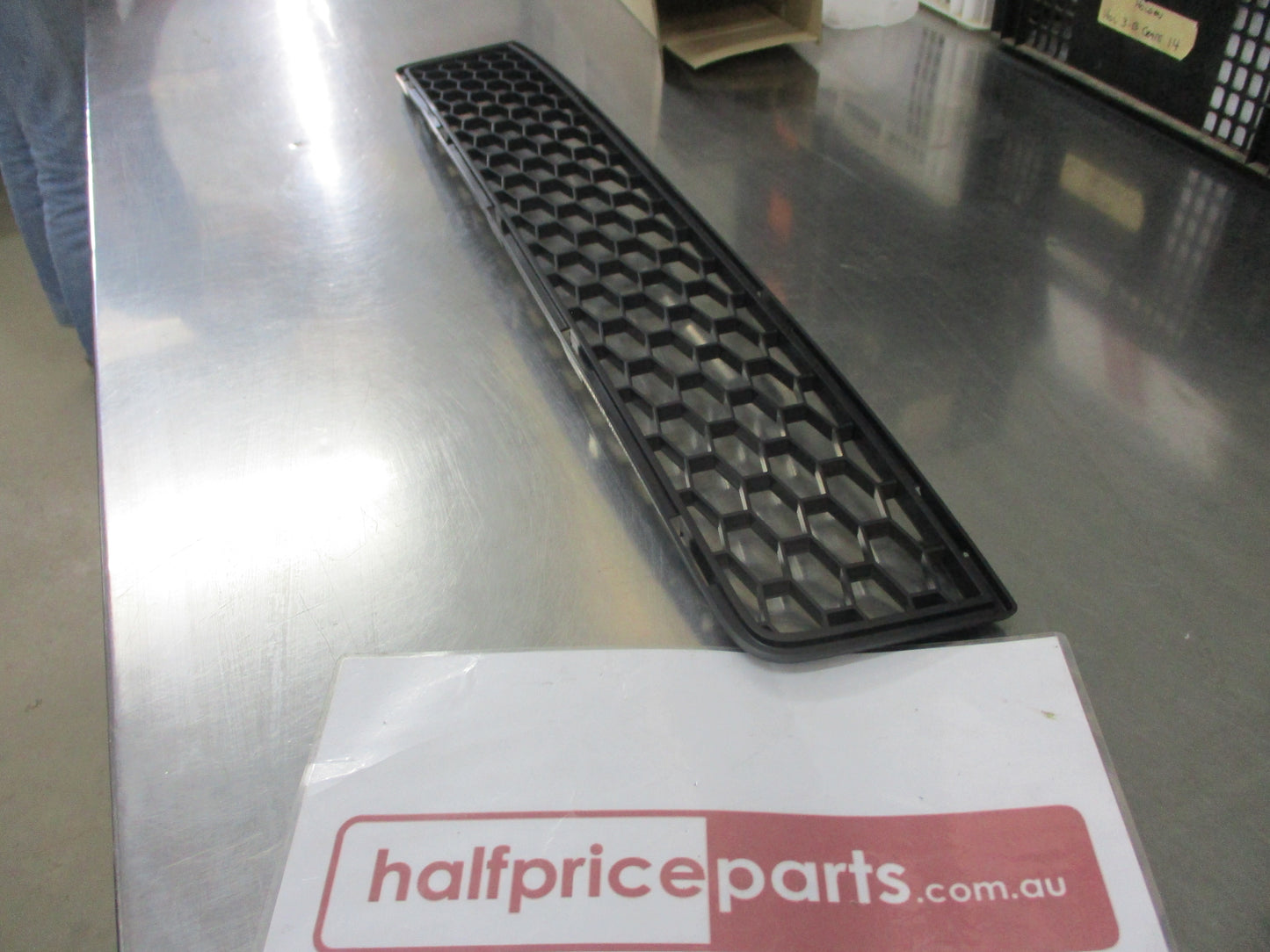 Holden VE SS/SSV/SV6 Series 1 Genuine Lower Front Grille - New Part