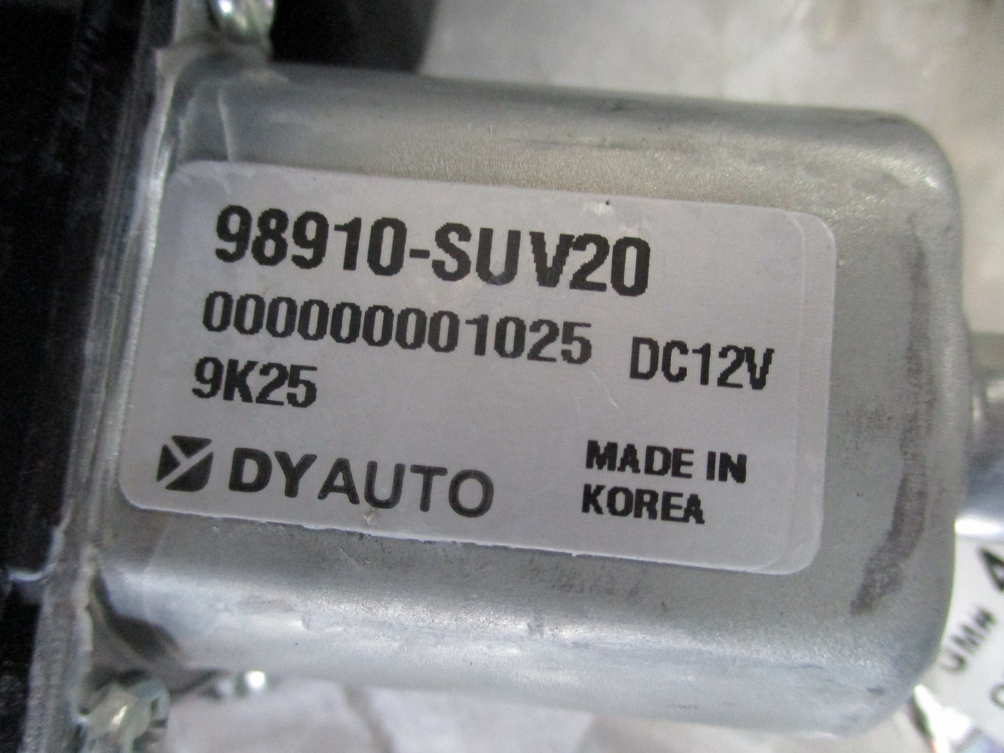 Holden TJ Trax Genuine Front Right (Drivers) Window Regulator With Motor New Part