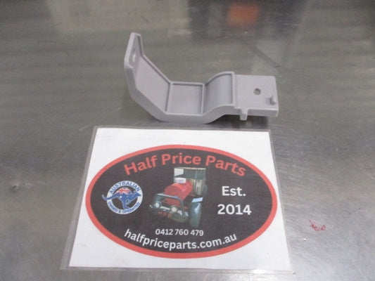 Hyundai Accent Genuine Rear Centre Bumper Rail Reinforcement Bracket New Part
